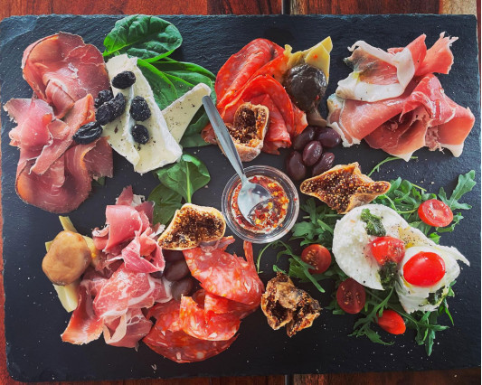 Platou salumi & formaggi ( 2 persoane ) aprox. 400 gr